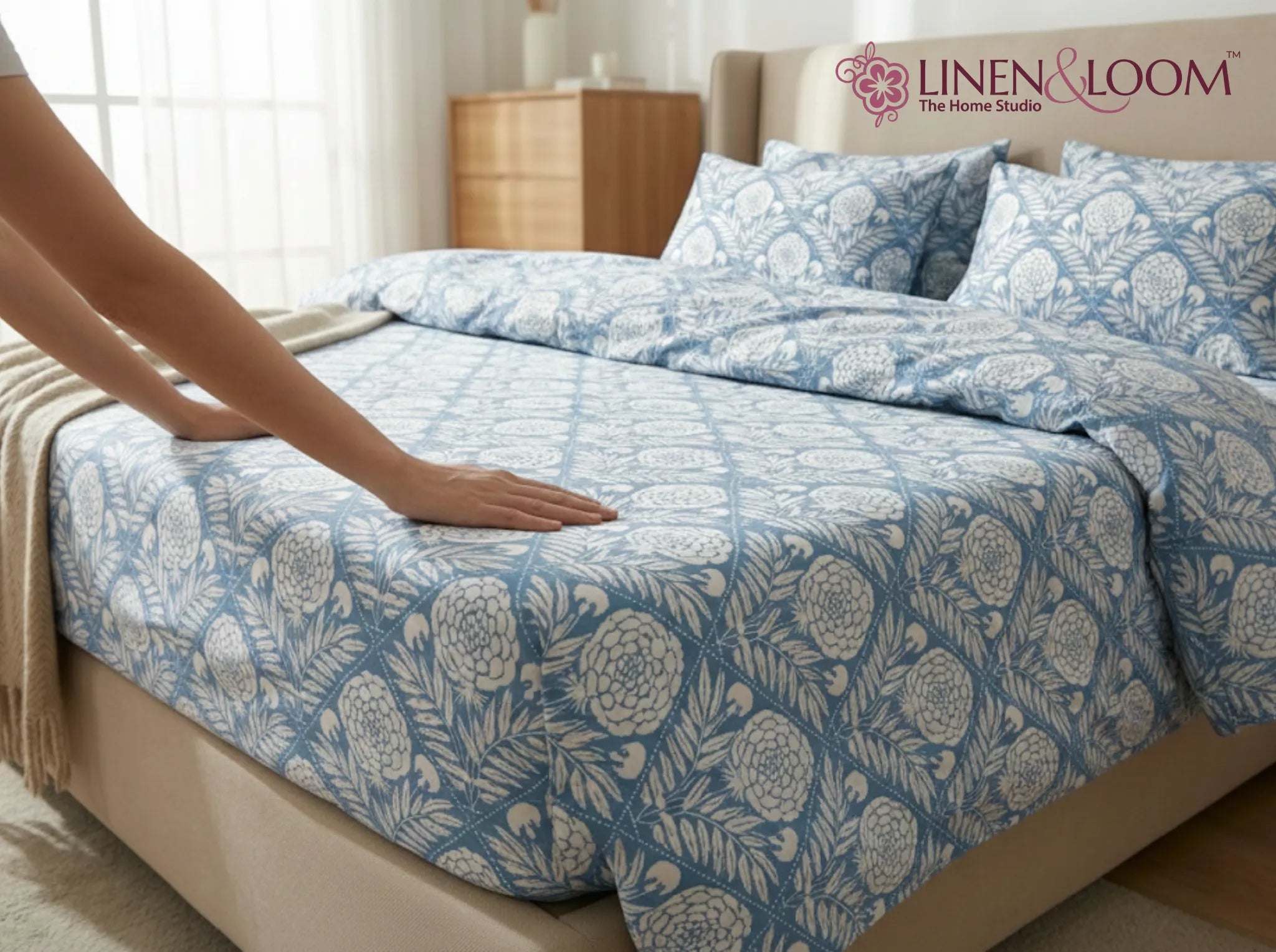 Ivory Indigo - Linen & Loom Pure Comfort Series 360° Elastic Fitted Bedsheet | Soft and Comfortable Bed Linen Set for a Cozy Bedroom | 200 TC | King Size 72x78 inches + 9 inches